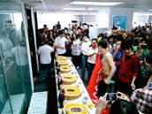 小米销量突破400万 2B老总裸奔庆祝 小米销量突破400万 2B老总裸奔庆祝